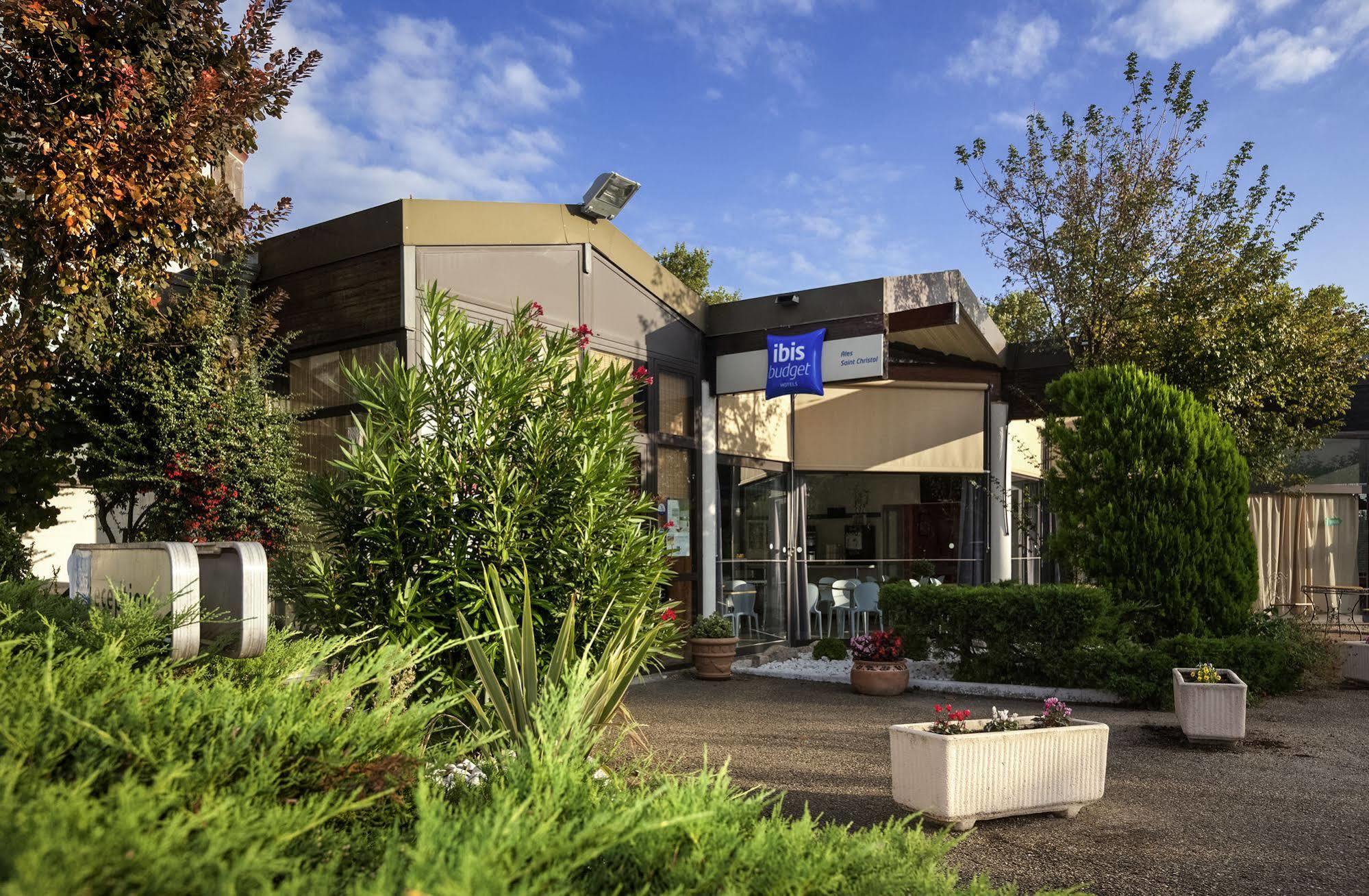 圣克里斯托尔莱萨勒宜必思快捷酒店 Saint-Christol-lès-Alès 外观 照片
