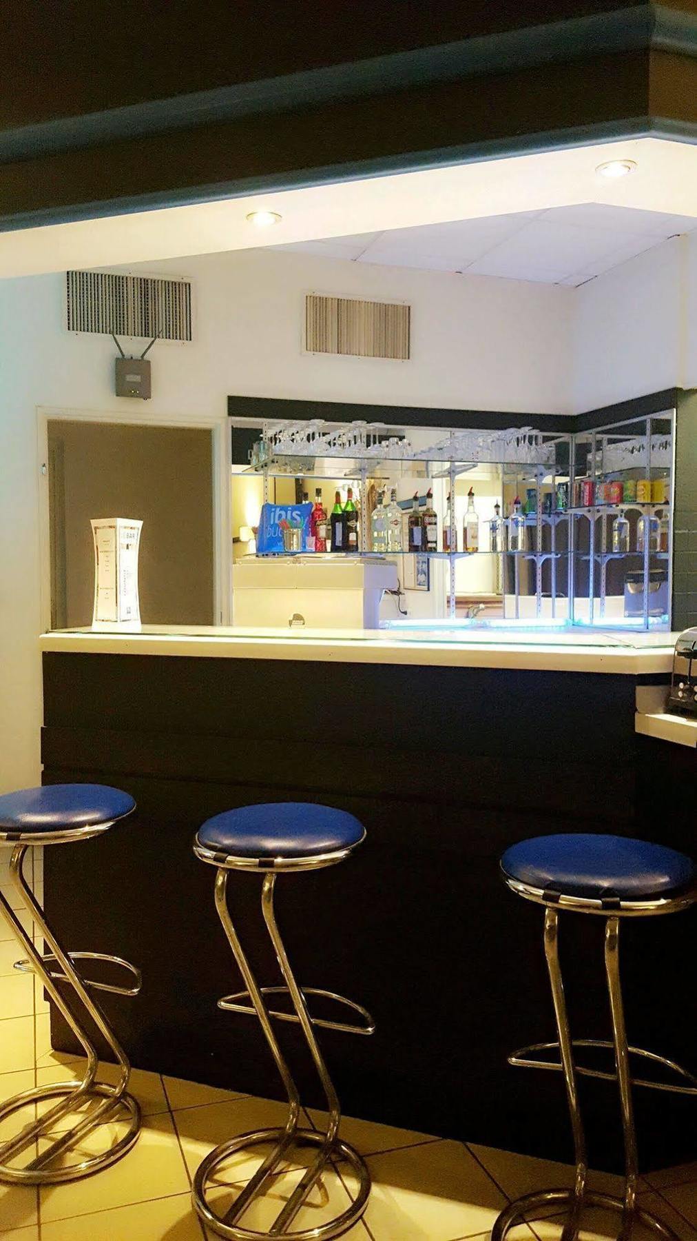 圣克里斯托尔莱萨勒宜必思快捷酒店 Saint-Christol-lès-Alès 外观 照片