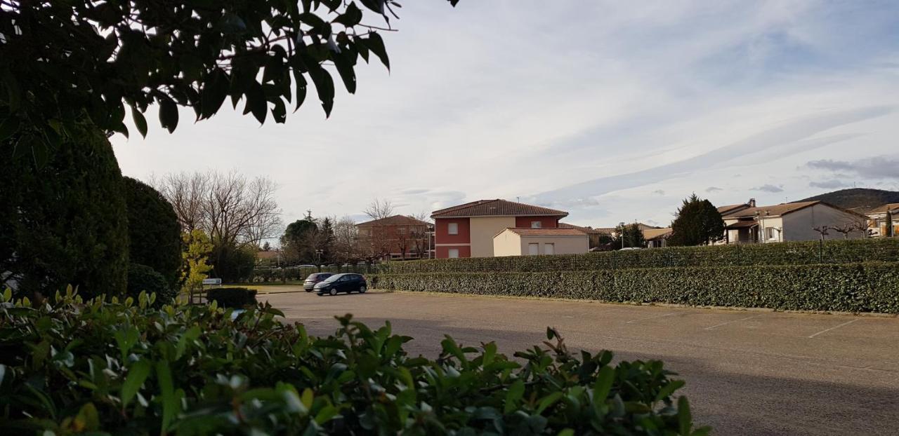 圣克里斯托尔莱萨勒宜必思快捷酒店 Saint-Christol-lès-Alès 外观 照片